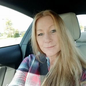 Meet your Posher, Claire